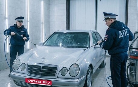 Mercedes-Benz E-Класс, 1998 год, 297 000 рублей, 15 фотография
