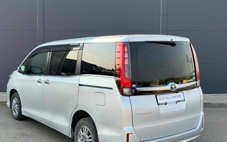 Toyota Esquire I, 2016 год, 2 090 000 рублей, 14 фотография