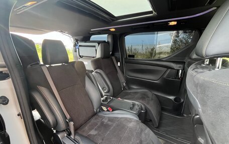 Toyota Alphard III, 2020 год, 4 550 000 рублей, 10 фотография