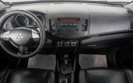 Mitsubishi Outlander III рестайлинг 3, 2010 год, 1 299 000 рублей, 14 фотография