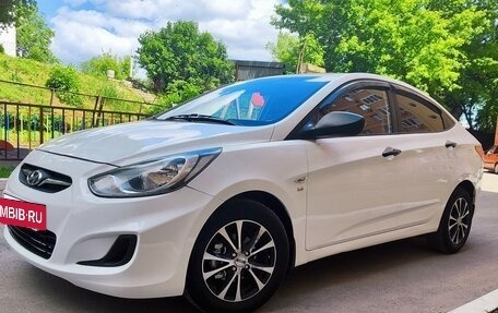 Hyundai Solaris II рестайлинг, 2013 год, 777 000 рублей, 2 фотография