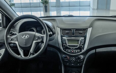 Hyundai Solaris II рестайлинг, 2013 год, 835 000 рублей, 10 фотография