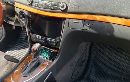 Mercedes-Benz E-Класс, 2004 год, 800 000 рублей, 13 фотография