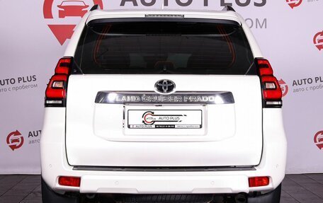 Toyota Land Cruiser Prado 150 рестайлинг 2, 2017 год, 4 240 000 рублей, 5 фотография