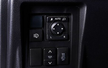 Toyota Land Cruiser Prado 150 рестайлинг 2, 2017 год, 4 240 000 рублей, 13 фотография