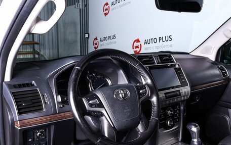 Toyota Land Cruiser Prado 150 рестайлинг 2, 2017 год, 4 240 000 рублей, 8 фотография