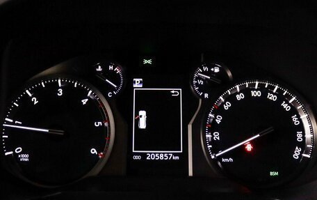 Toyota Land Cruiser Prado 150 рестайлинг 2, 2017 год, 4 240 000 рублей, 23 фотография