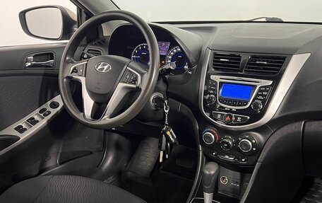 Hyundai Solaris II рестайлинг, 2011 год, 750 000 рублей, 13 фотография
