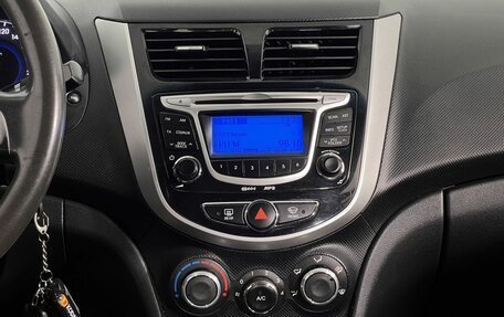 Hyundai Solaris II рестайлинг, 2011 год, 750 000 рублей, 15 фотография