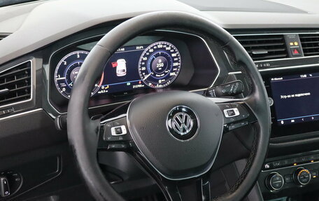 Volkswagen Tiguan II, 2018 год, 1 999 000 рублей, 8 фотография