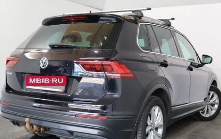 Volkswagen Tiguan II, 2018 год, 1 999 000 рублей, 6 фотография