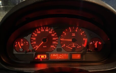 BMW 3 серия, 2001 год, 720 000 рублей, 12 фотография