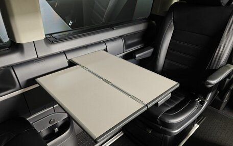 Volkswagen Multivan T6 рестайлинг, 2019 год, 3 999 999 рублей, 22 фотография