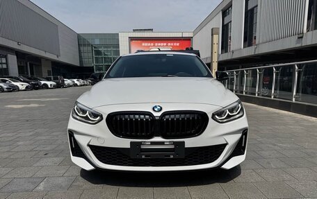 BMW 1 серия, 2023 год, 1 830 000 рублей, 2 фотография
