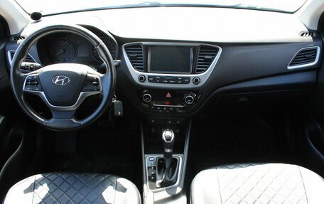 Hyundai Solaris II рестайлинг, 2017 год, 1 349 000 рублей, 10 фотография