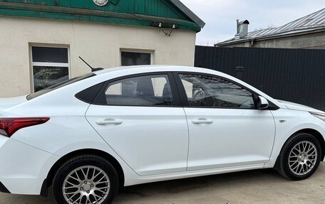 Hyundai Solaris II рестайлинг, 2017 год, 1 100 000 рублей, 8 фотография