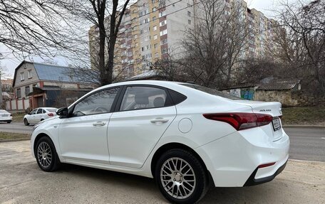Hyundai Solaris II рестайлинг, 2017 год, 1 100 000 рублей, 3 фотография