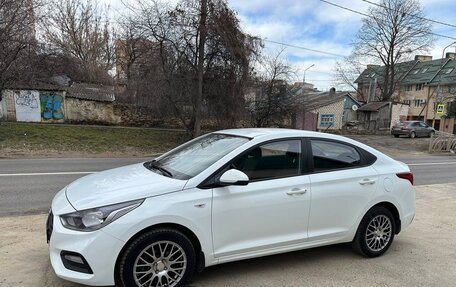 Hyundai Solaris II рестайлинг, 2017 год, 1 100 000 рублей, 2 фотография