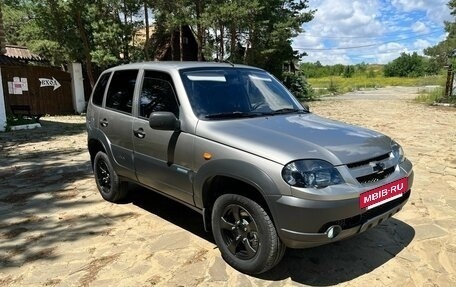 Chevrolet Niva I рестайлинг, 2009 год, 452 000 рублей, 3 фотография