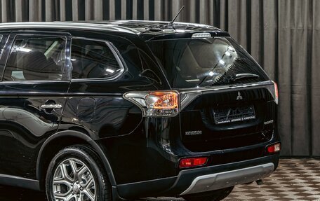 Mitsubishi Outlander III рестайлинг 3, 2014 год, 1 285 000 рублей, 10 фотография
