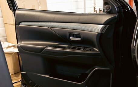 Mitsubishi Outlander III рестайлинг 3, 2014 год, 1 285 000 рублей, 12 фотография