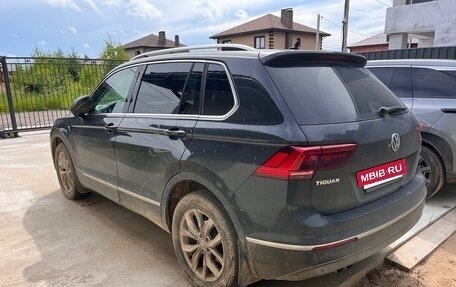 Volkswagen Tiguan II, 2018 год, 2 500 000 рублей, 4 фотография