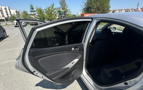 Hyundai Solaris II рестайлинг, 2014 год, 800 000 рублей, 12 фотография
