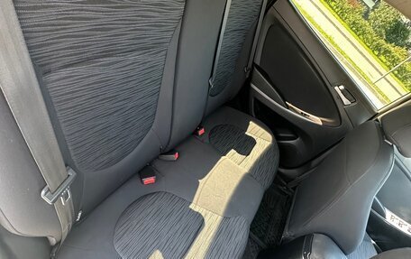 Hyundai Solaris II рестайлинг, 2014 год, 800 000 рублей, 19 фотография