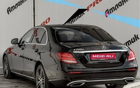 Mercedes-Benz E-Класс, 2017 год, 2 930 000 рублей, 5 фотография