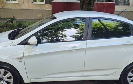 Hyundai Solaris II рестайлинг, 2016 год, 750 000 рублей, 1 фотография