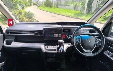 Honda Stepwgn IV, 2018 год, 1 800 000 рублей, 11 фотография