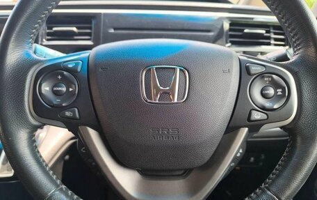 Honda Stepwgn IV, 2018 год, 1 800 000 рублей, 14 фотография