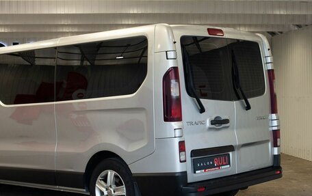 Renault Trafic, 2015 год, 2 000 000 рублей, 14 фотография