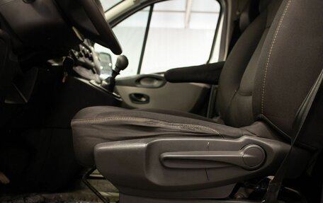 Renault Trafic, 2015 год, 2 000 000 рублей, 31 фотография