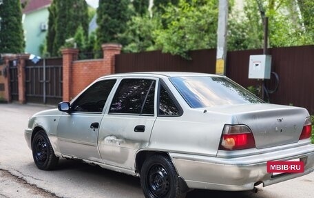 Daewoo Nexia I рестайлинг, 2003 год, 100 000 рублей, 3 фотография