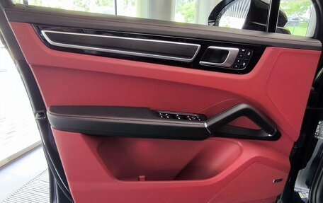Porsche Cayenne III, 2022 год, 13 480 000 рублей, 12 фотография