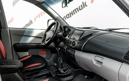 Mitsubishi L200 IV рестайлинг, 2010 год, 1 240 000 рублей, 10 фотография