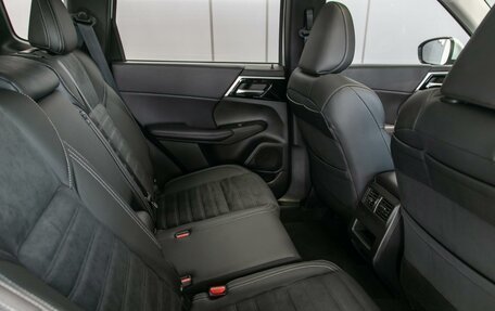 Mitsubishi Outlander, 2023 год, 5 390 000 рублей, 16 фотография