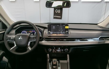 Mitsubishi Outlander, 2023 год, 5 390 000 рублей, 17 фотография