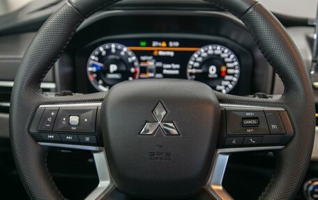 Mitsubishi Outlander, 2023 год, 5 390 000 рублей, 18 фотография
