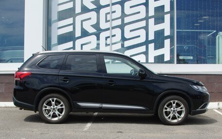 Mitsubishi Outlander III рестайлинг 3, 2015 год, 1 449 000 рублей, 5 фотография