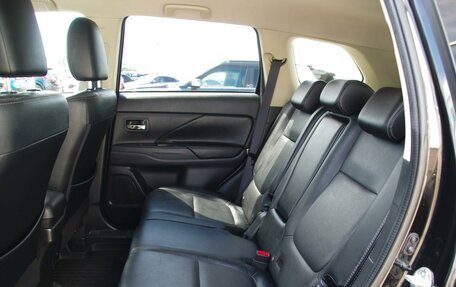 Mitsubishi Outlander III рестайлинг 3, 2015 год, 1 449 000 рублей, 8 фотография