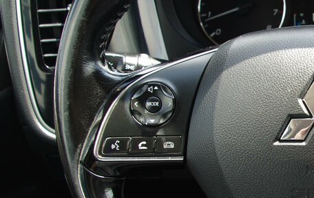 Mitsubishi Outlander III рестайлинг 3, 2015 год, 1 449 000 рублей, 12 фотография