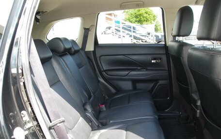 Mitsubishi Outlander III рестайлинг 3, 2015 год, 1 449 000 рублей, 9 фотография