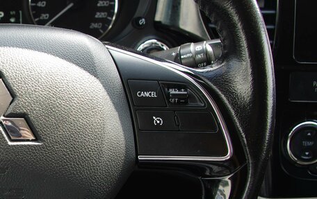 Mitsubishi Outlander III рестайлинг 3, 2015 год, 1 449 000 рублей, 13 фотография