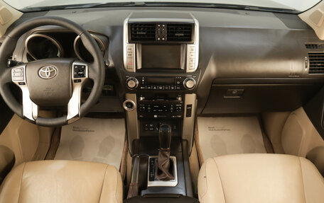 Toyota Land Cruiser Prado 150 рестайлинг 2, 2011 год, 3 089 000 рублей, 10 фотография