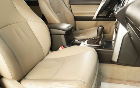 Toyota Land Cruiser Prado 150 рестайлинг 2, 2011 год, 3 089 000 рублей, 12 фотография