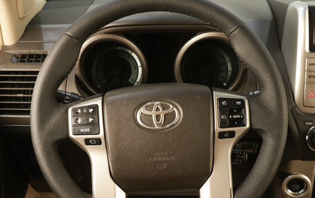 Toyota Land Cruiser Prado 150 рестайлинг 2, 2011 год, 3 089 000 рублей, 15 фотография
