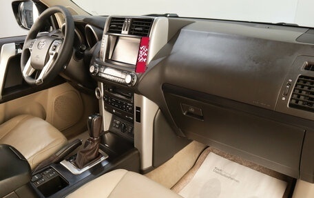 Toyota Land Cruiser Prado 150 рестайлинг 2, 2011 год, 3 089 000 рублей, 11 фотография