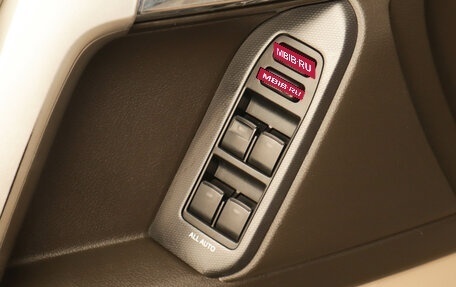 Toyota Land Cruiser Prado 150 рестайлинг 2, 2011 год, 3 089 000 рублей, 8 фотография